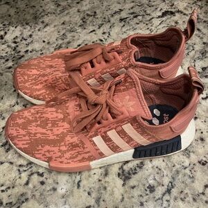 Adidas NMD R1 Sneakers